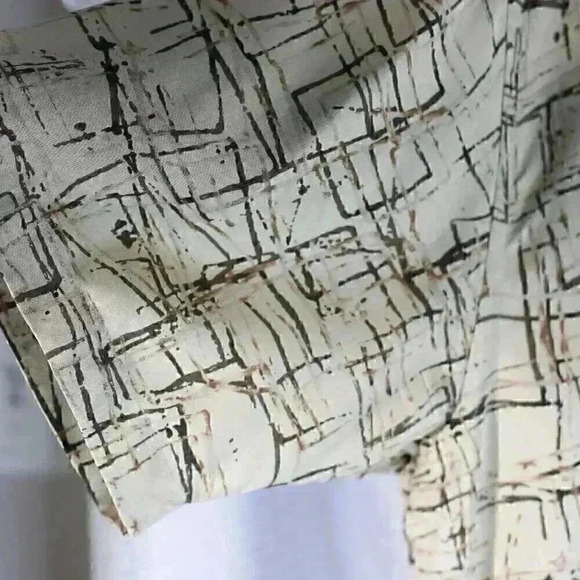 Perry Ellis Size XXL Tan/Brown 100% Silk button down - Picture 3 of 12